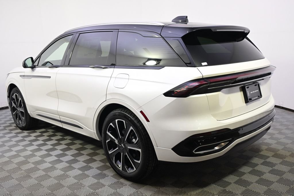 New 2026 Lincoln Nautilus Reserve image 3