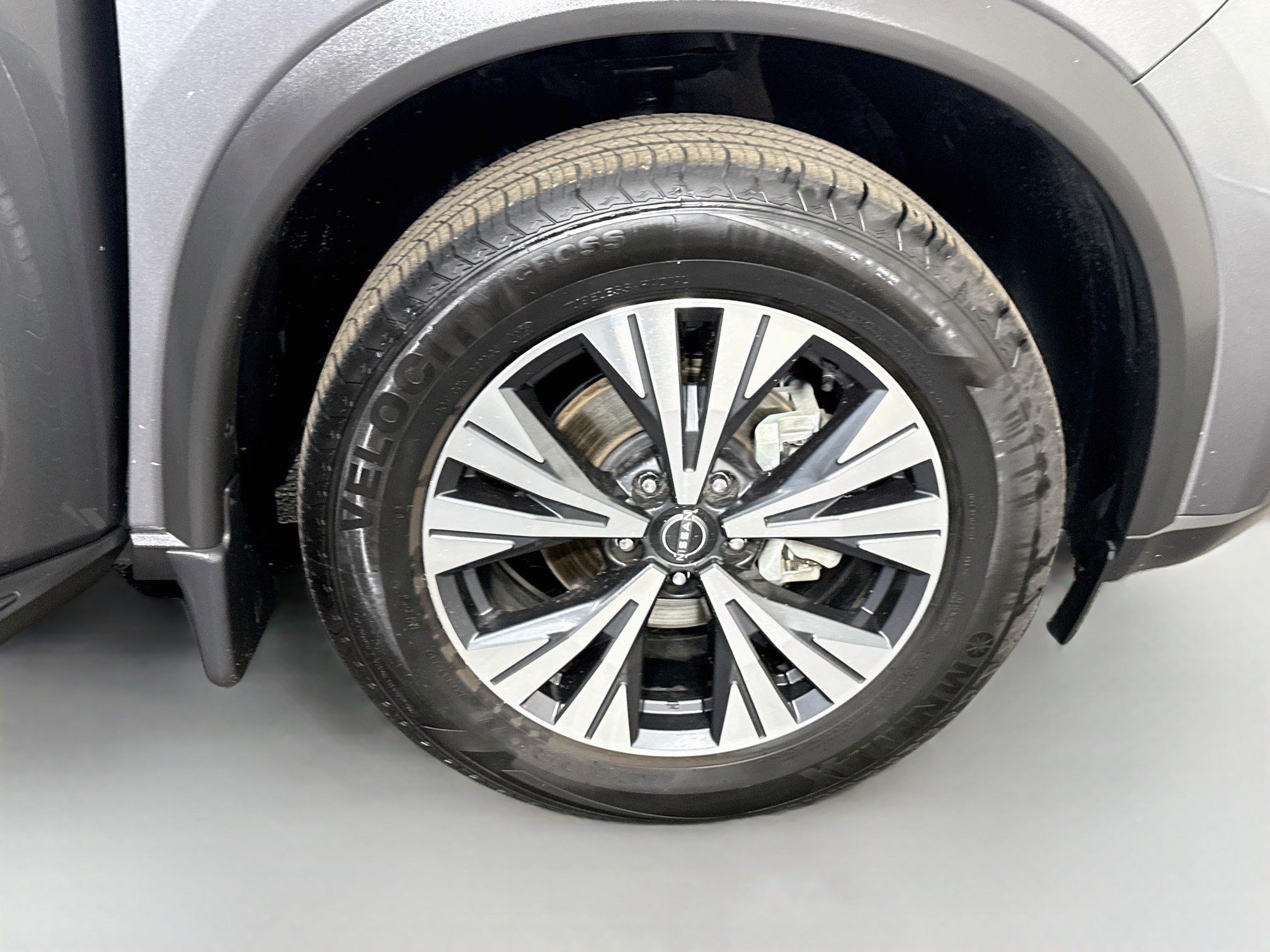 Used 2023 Nissan Rogue SV FWD image 32