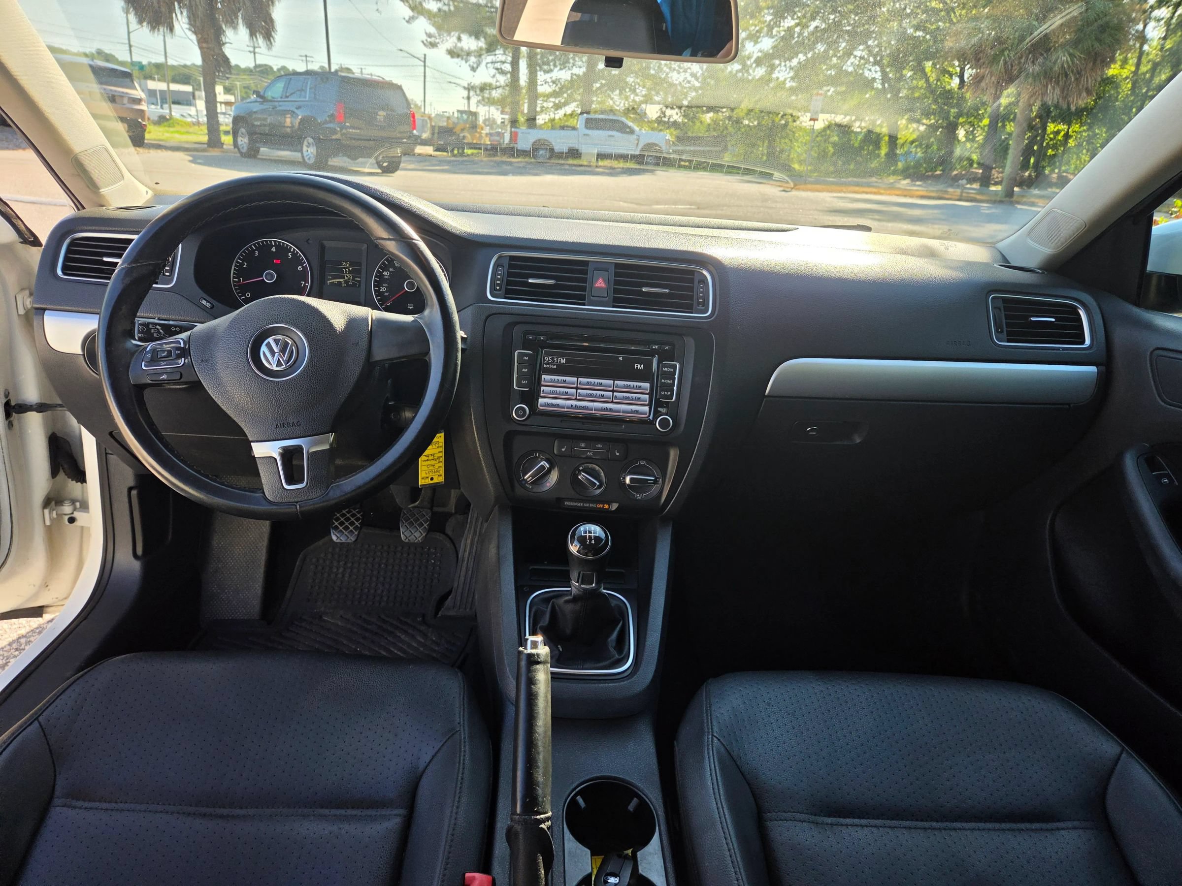 Used 2013 Volkswagen Jetta SE FWD image 18