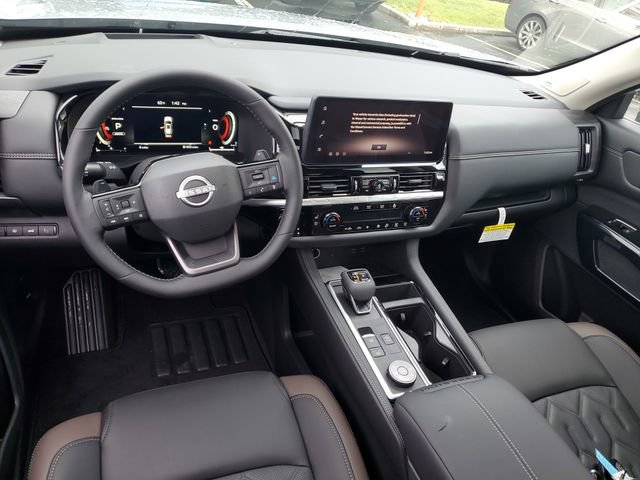 New 2026 Nissan Pathfinder Platinum AWD/4WD image 13