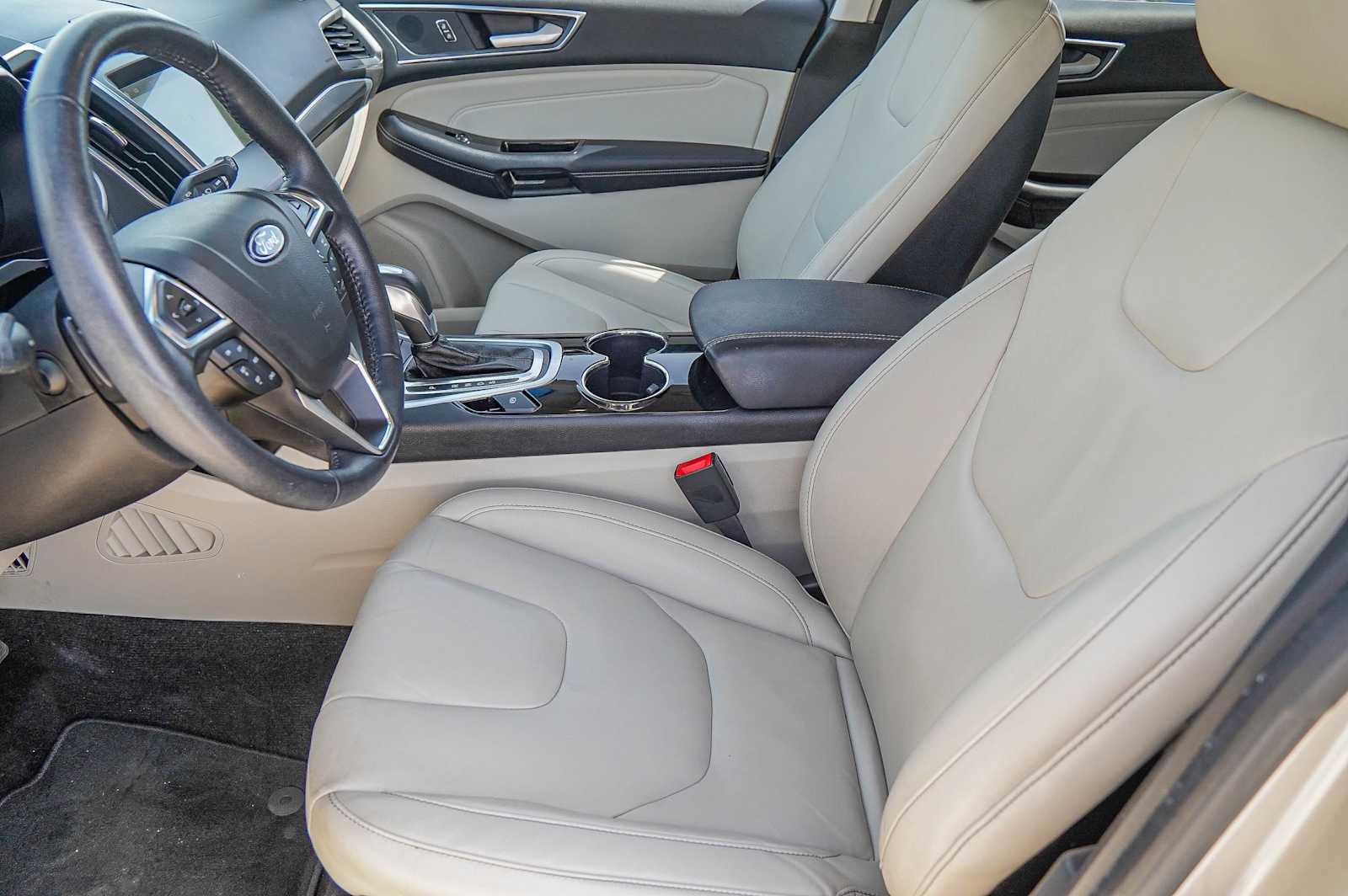 Used 2018 Ford Edge Titanium w/ Technology Package image 10