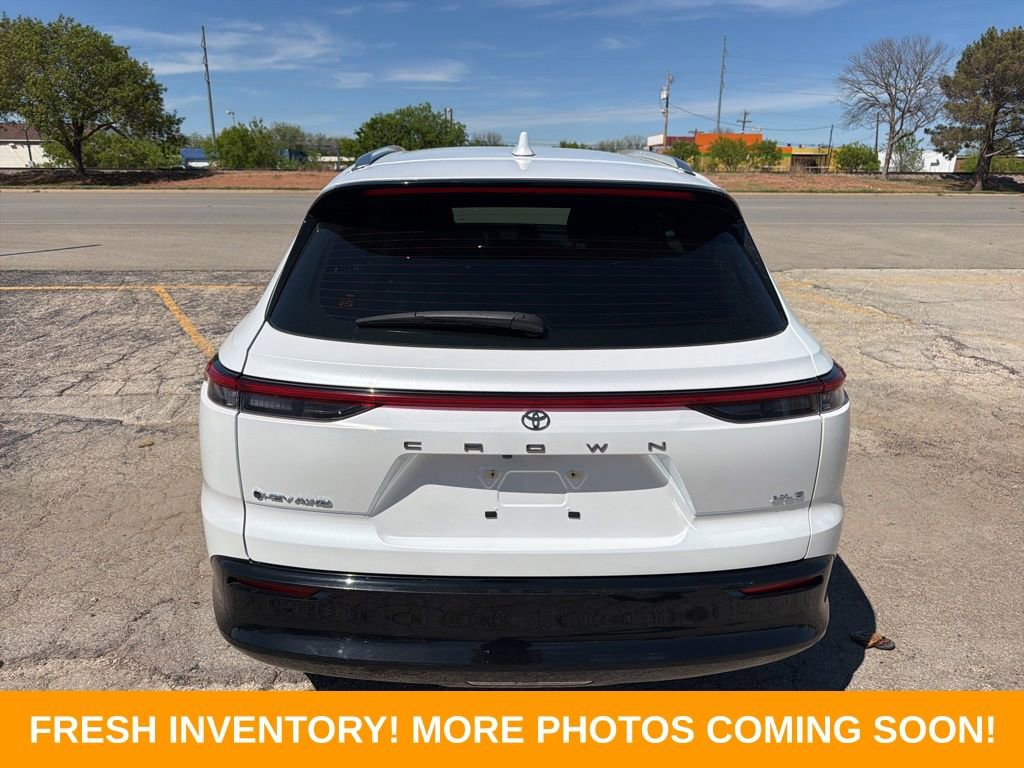 Used 2025 Toyota Crown Signia image 5