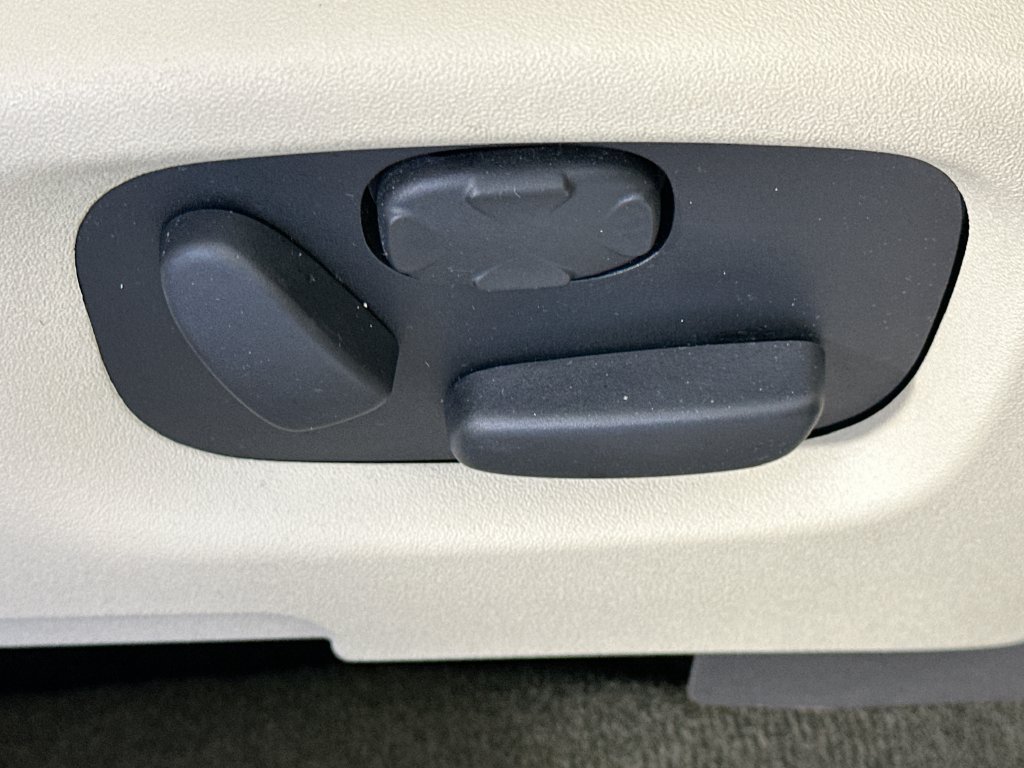 Used 2016 Lincoln MKS AWD image 22