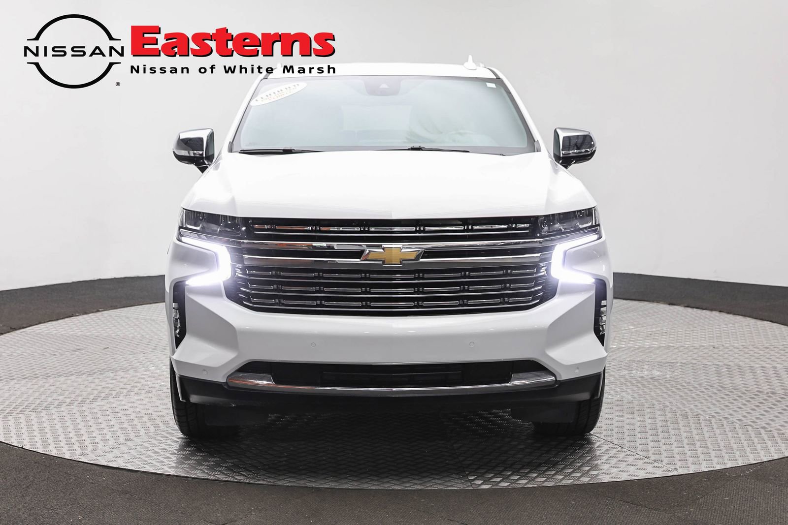 Used 2023 Chevrolet Suburban Premier RWD image 2
