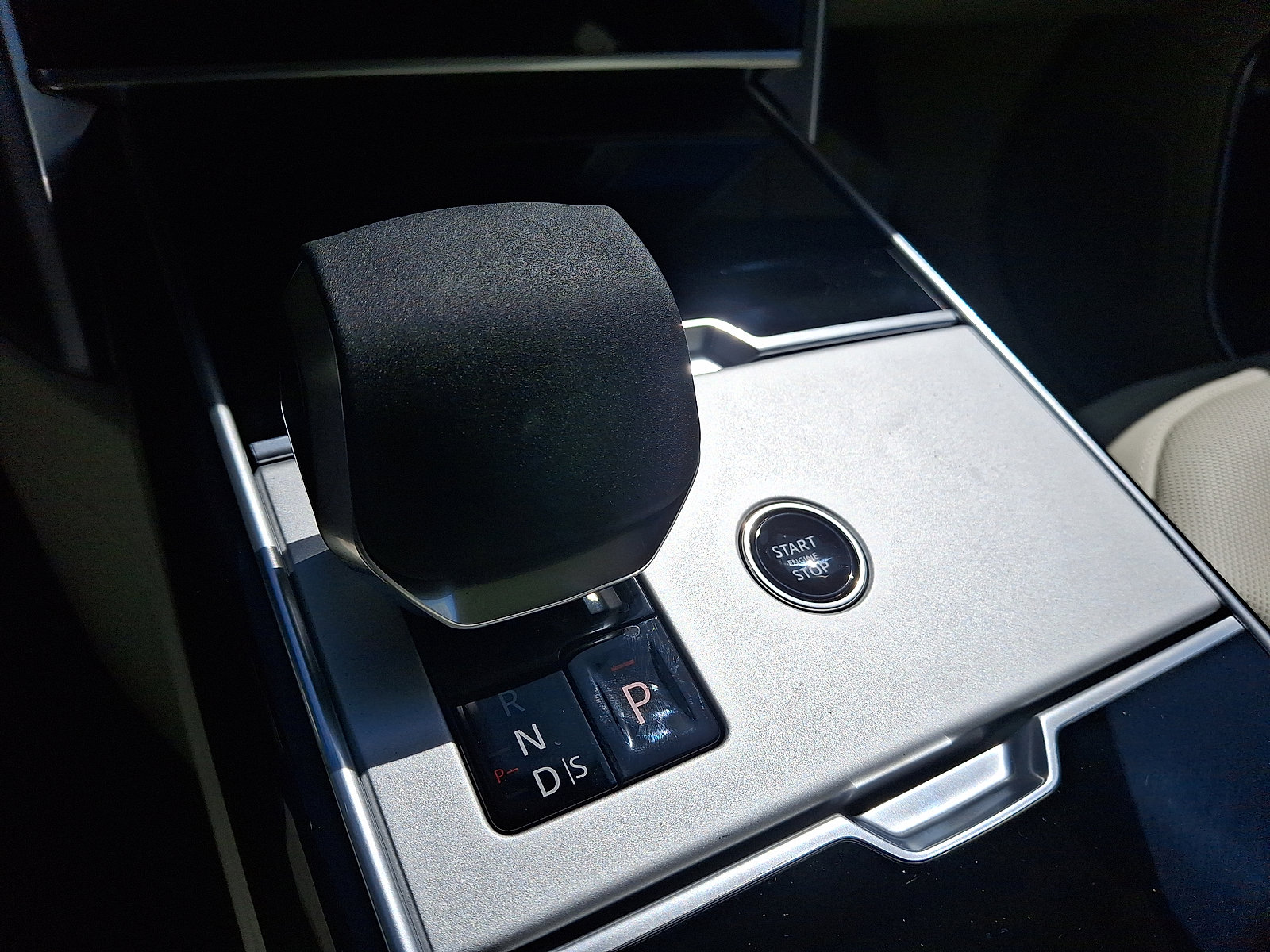 New 2026 Land Rover Range Rover SE AWD/4WD image 11