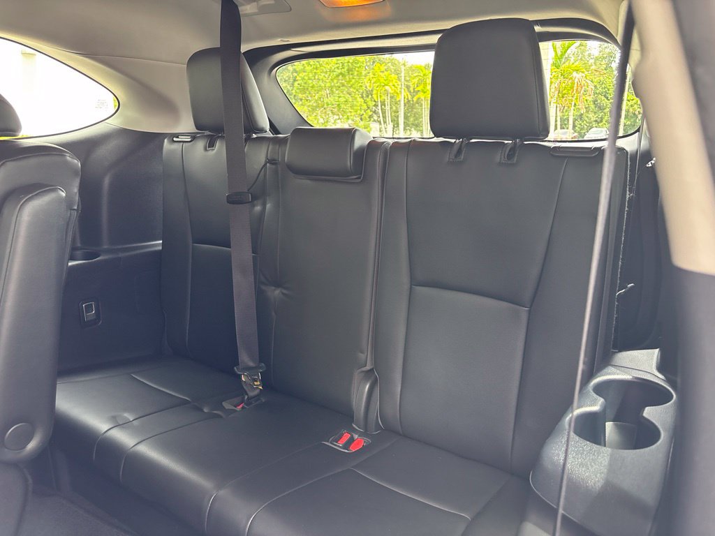 Used 2020 Toyota Highlander XLE FWD image 29