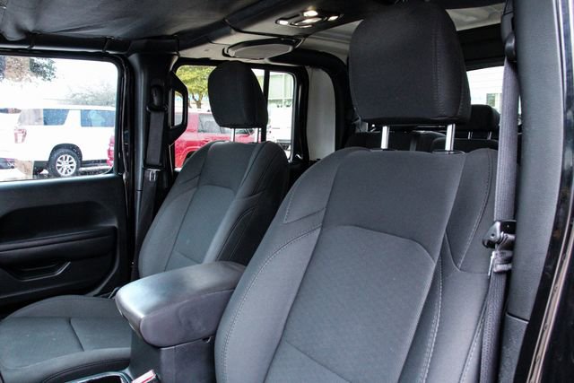 Used 2022 Jeep Gladiator Willys image 11