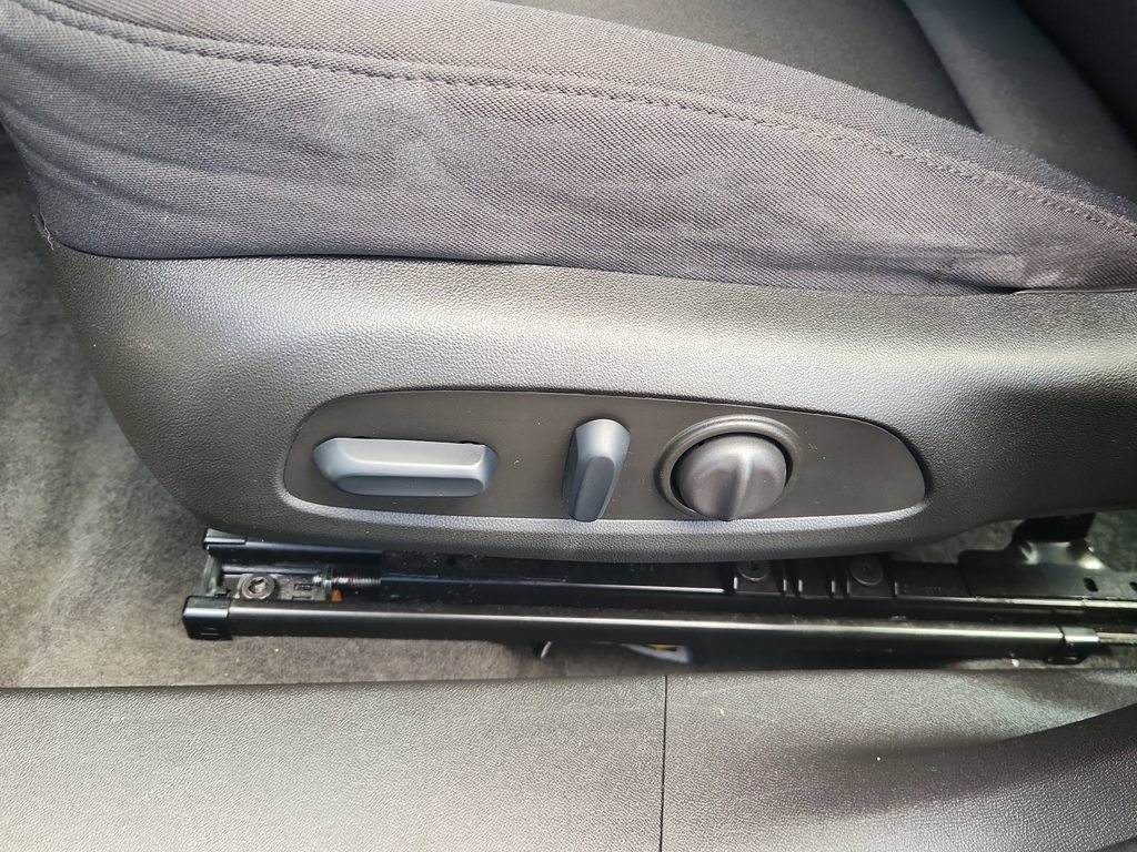 Used 2025 Chevrolet Malibu LT FWD image 8