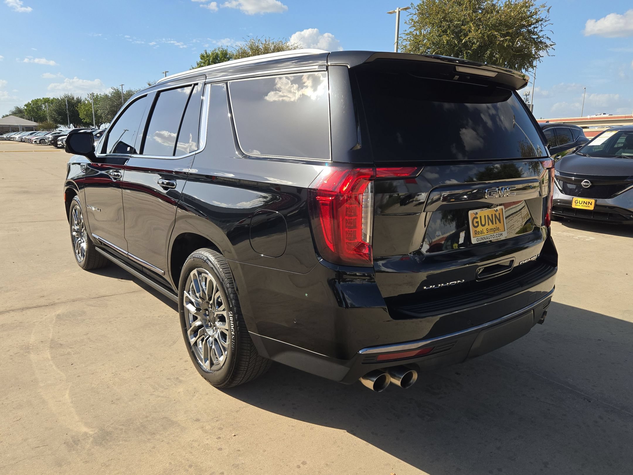 Used 2024 GMC Yukon Denali Ultimate AWD/4WD image 5