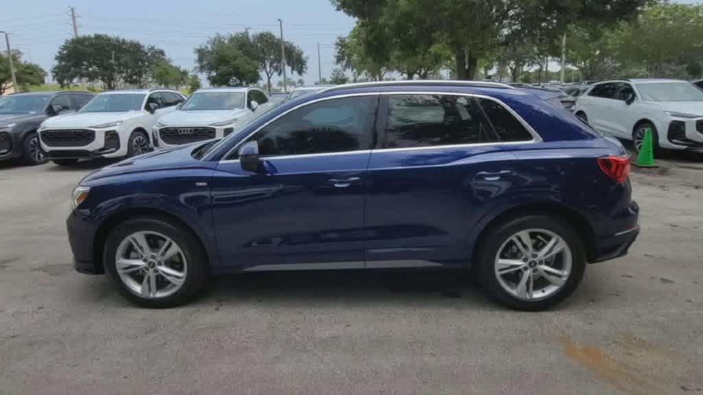 Certified 2024 Audi Q3 2.0T Premium w/ Convenience Package AWD/4WD image 5