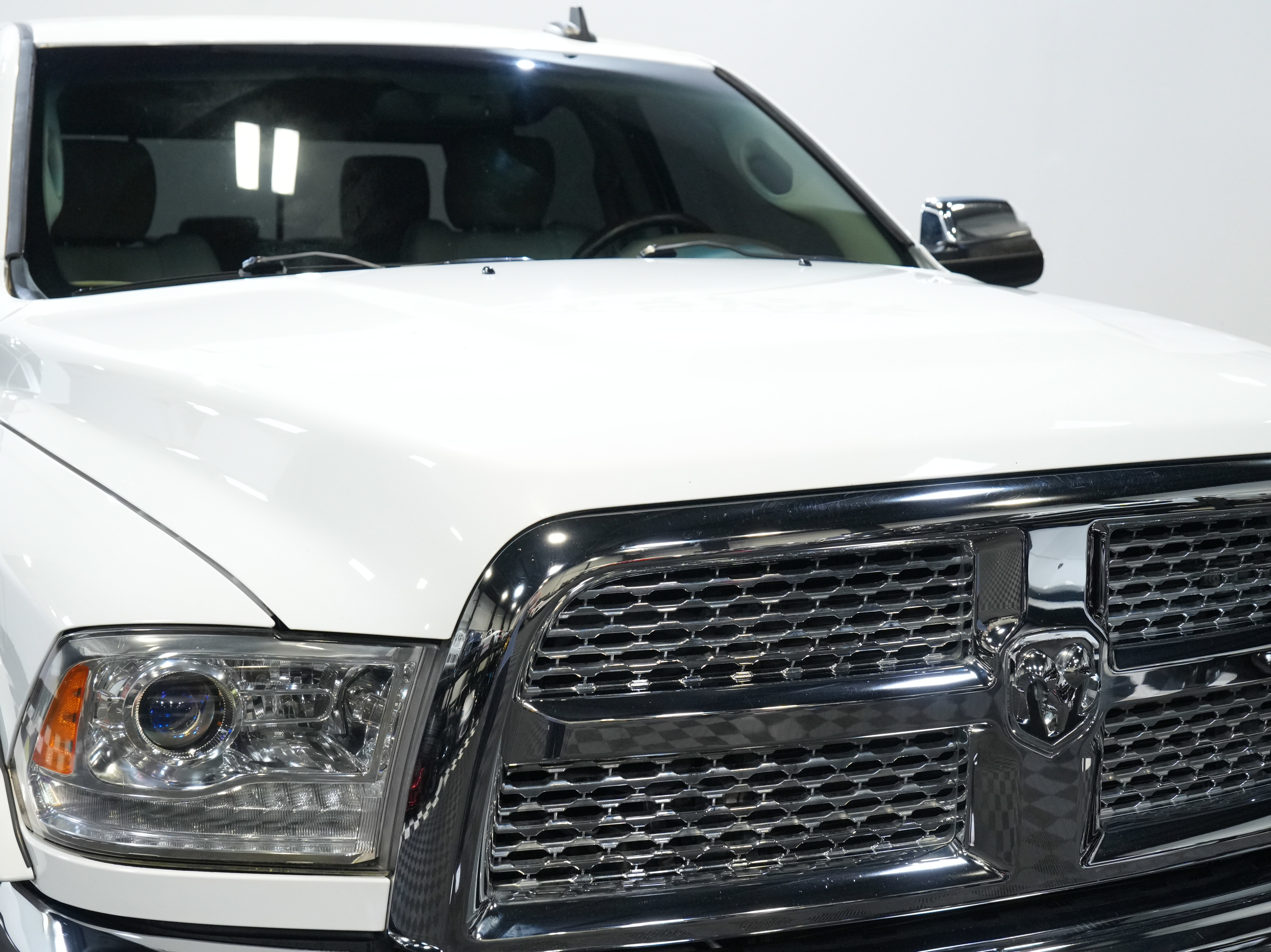 Used 2015 RAM 2500 Laramie w/ Convenience Group image 12