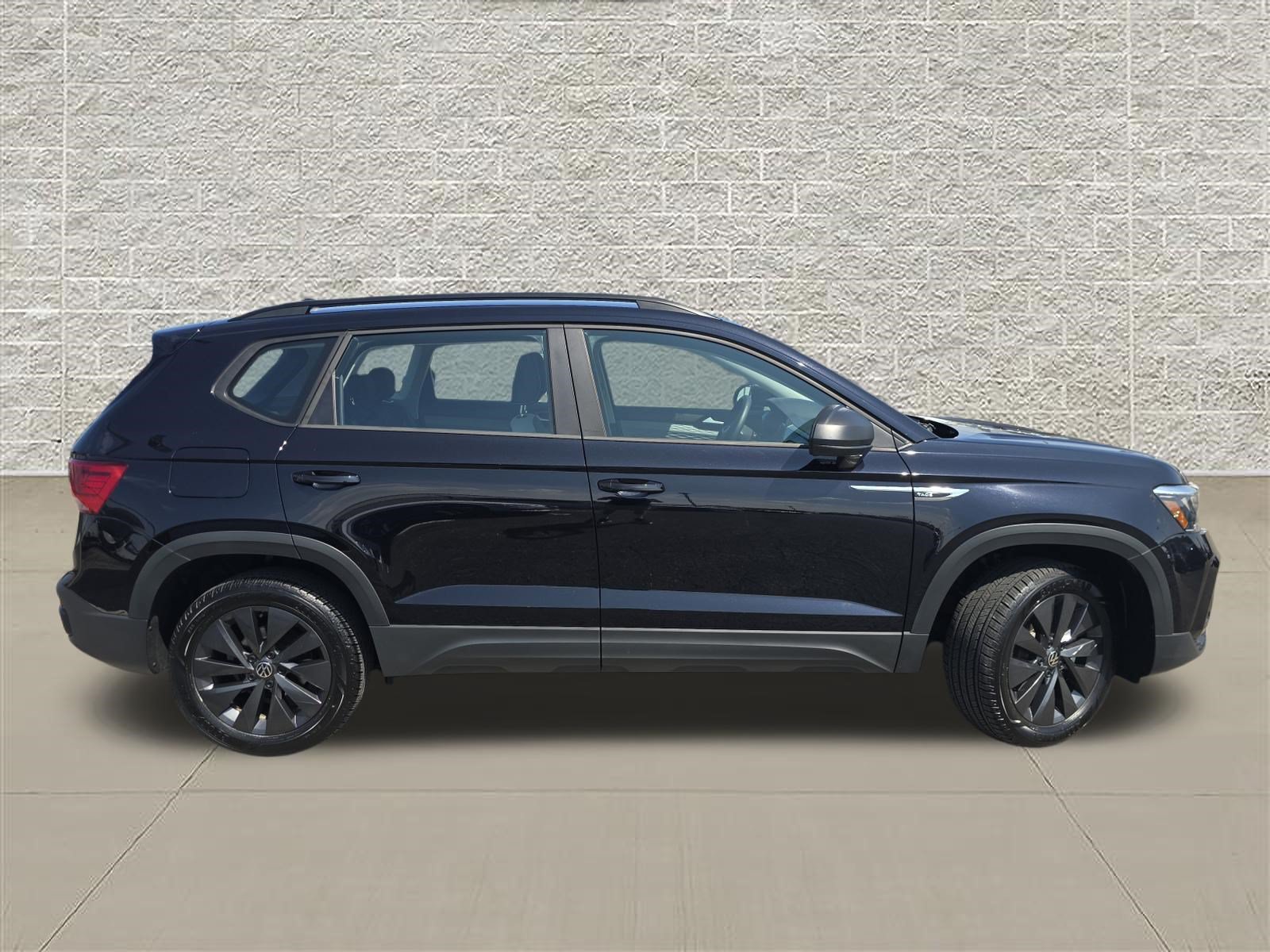 Certified 2024 Volkswagen Taos S FWD image 8
