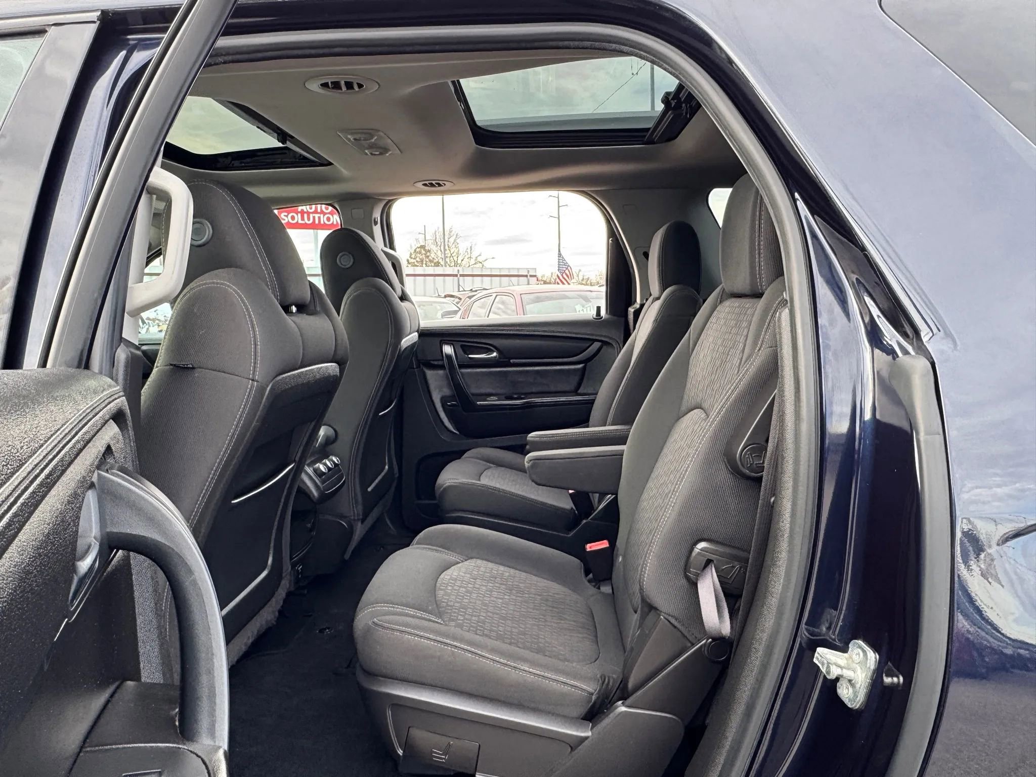 Used 2016 GMC Acadia SLE FWD image 32