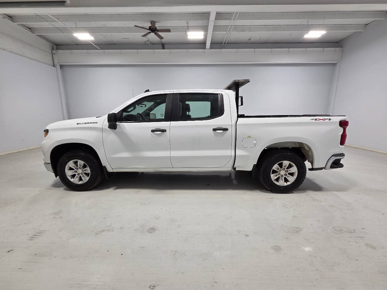 Used 2023 Chevrolet Silverado 1500 W/T w/ Trailering Package AWD/4WD image 6