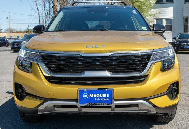 Used 2023 Kia Seltos S w/ Navigation Package AWD/4WD image 3