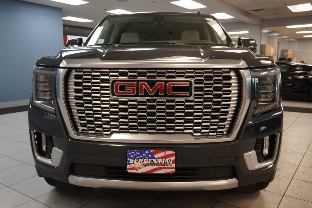 Used 2021 GMC Yukon XL Denali w/ Denali Premium Package AWD/4WD image 18