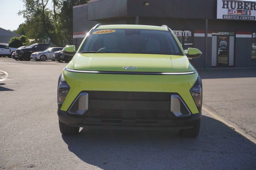 Used 2025 Hyundai Kona SEL FWD image 2
