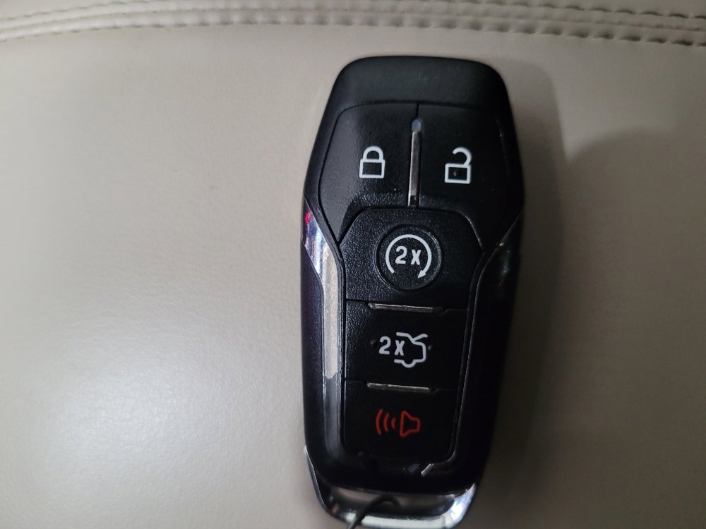 Used 2017 Lincoln MKC Select w/ Select Plus Package AWD/4WD image 32