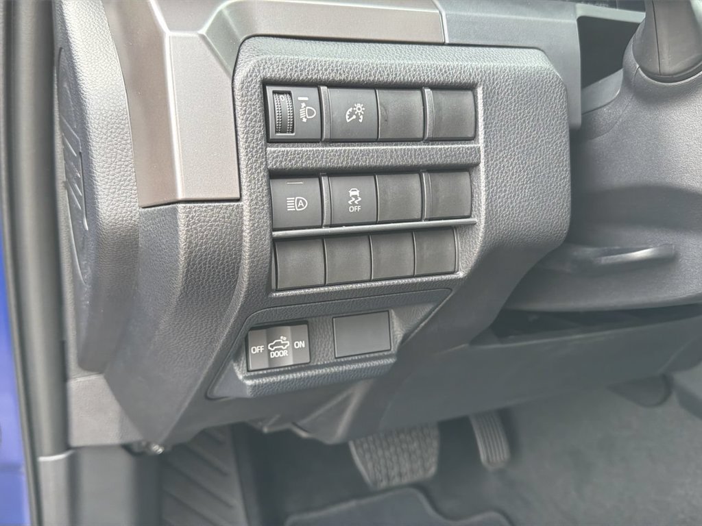 Used 2024 Toyota Tacoma TRD Off-Road AWD/4WD image 17