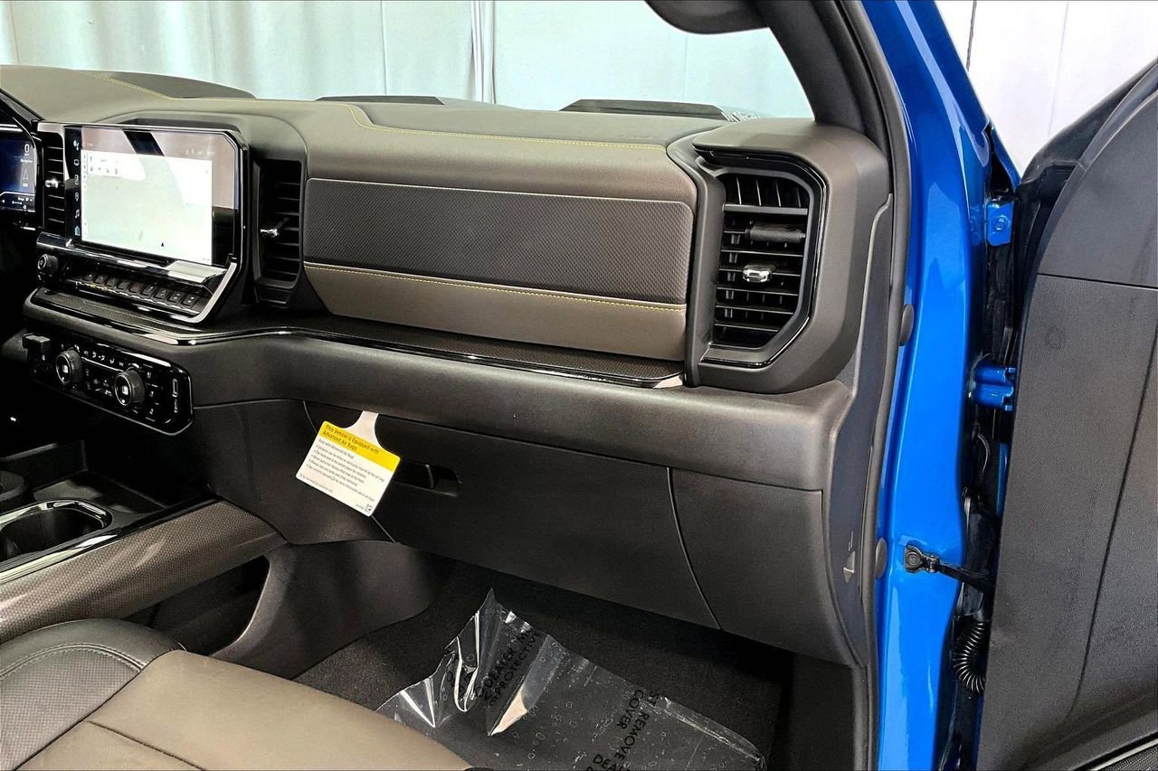 Used 2022 Chevrolet Silverado 1500 ZR2 w/ Technology Package AWD/4WD image 16