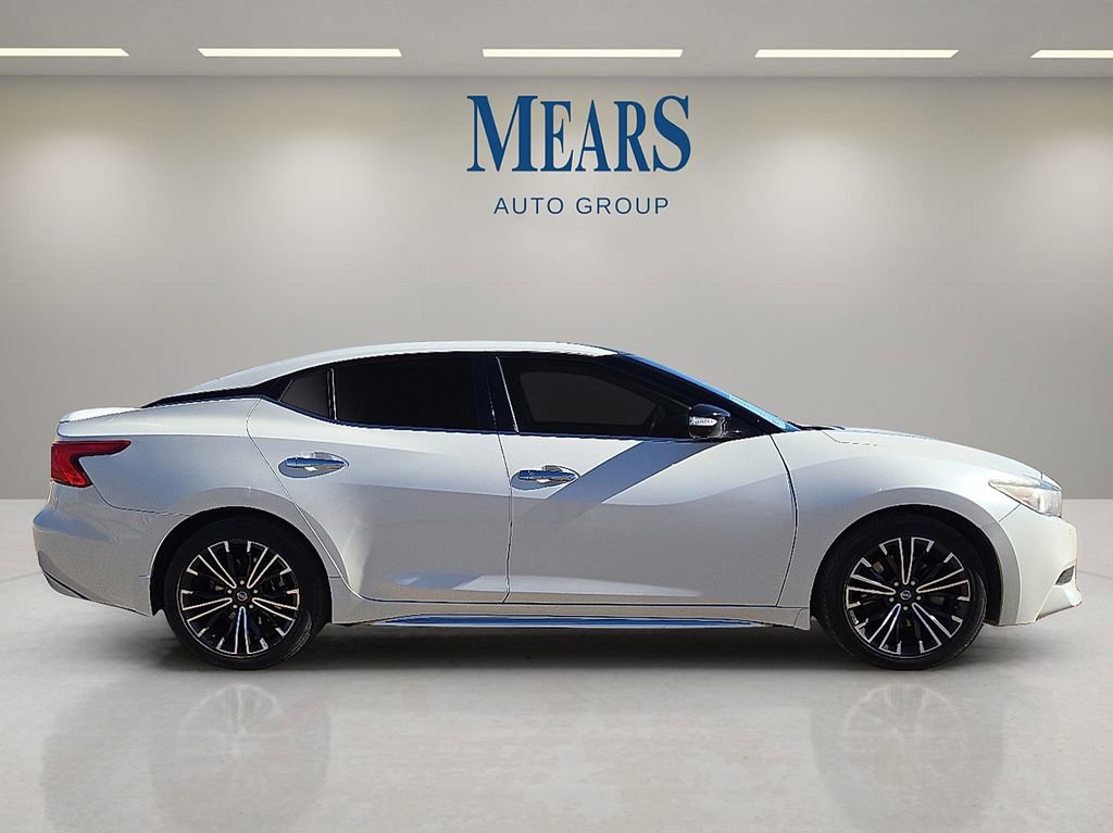 Used 2016 Nissan Maxima Platinum w/ Interior Lighting Package image 6