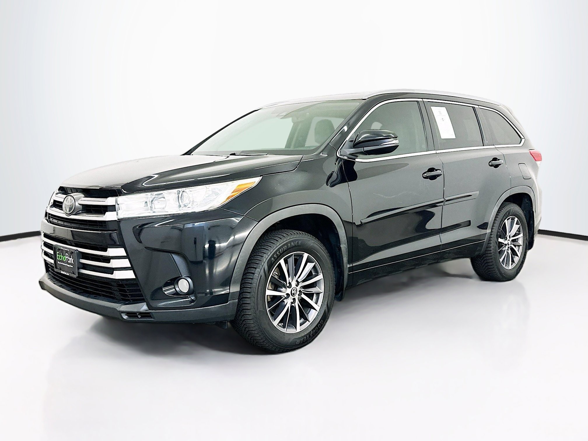 Used 2017 Toyota Highlander XLE w/ Protection Package #3 AWD/4WD image 3