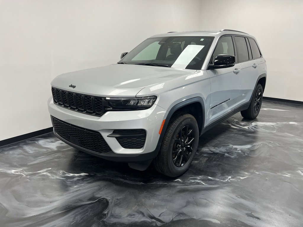 Used 2024 Jeep Grand Cherokee Altitude image 16