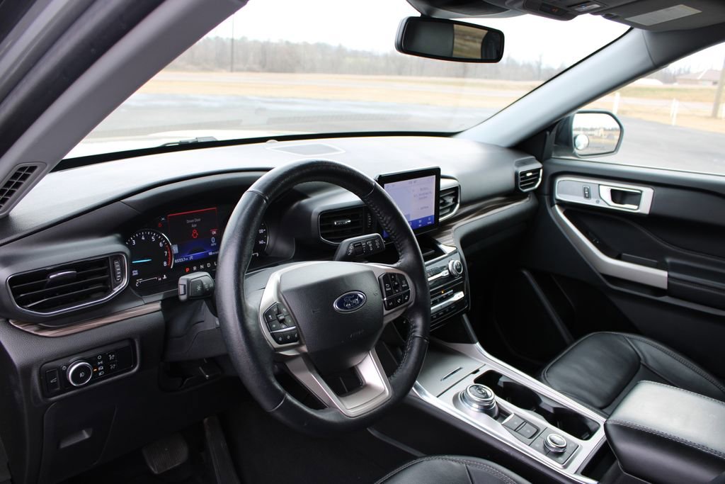 Used 2023 Ford Explorer Limited image 26
