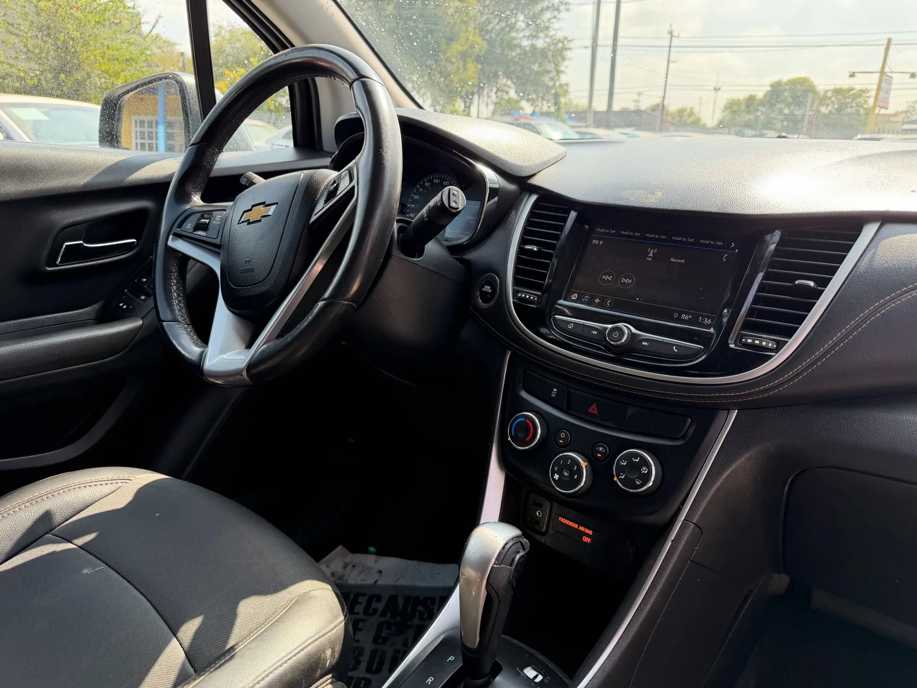 Used 2018 Chevrolet Trax LT w/ LT Convenience Package FWD image 16