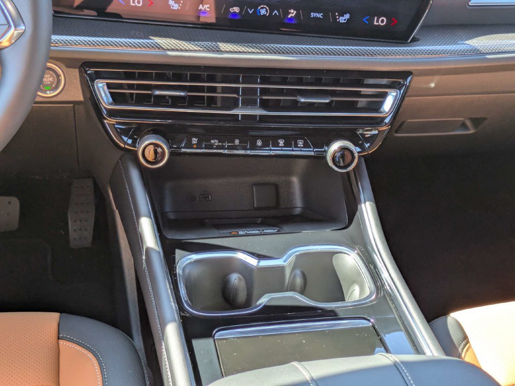 New 2027 Chevrolet Traverse Z71 w/ Enhanced Driving Package AWD/4WD image 20