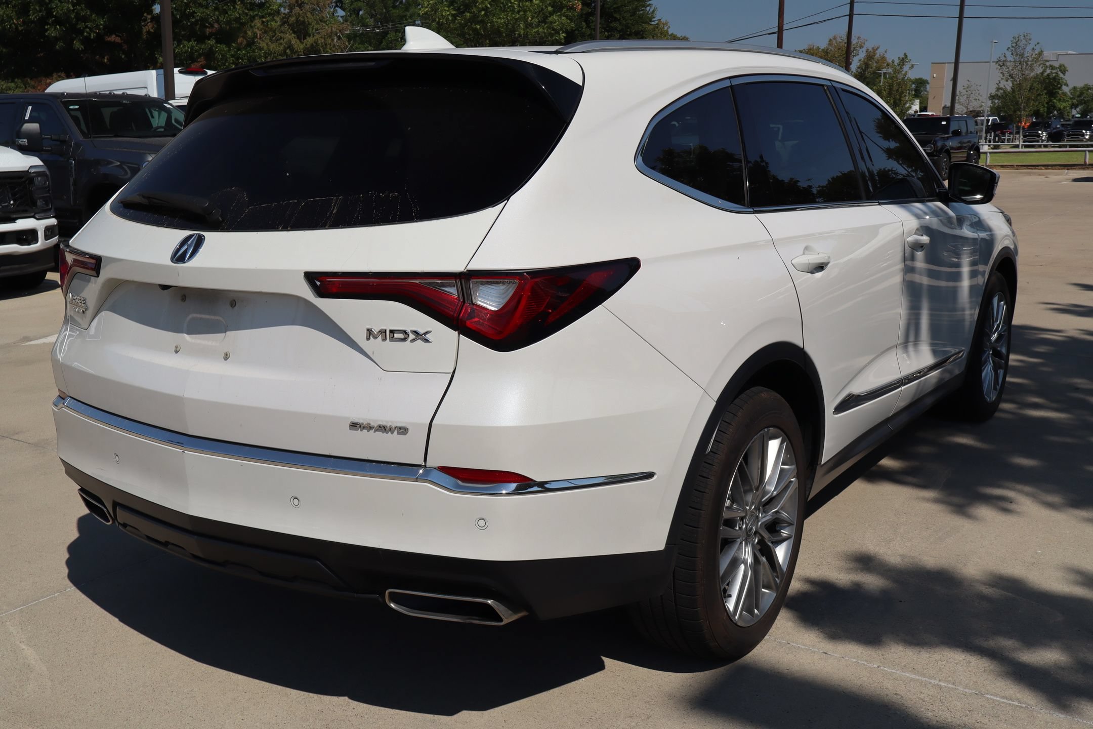 Used 2023 Acura MDX w/ Advance Package AWD/4WD image 3