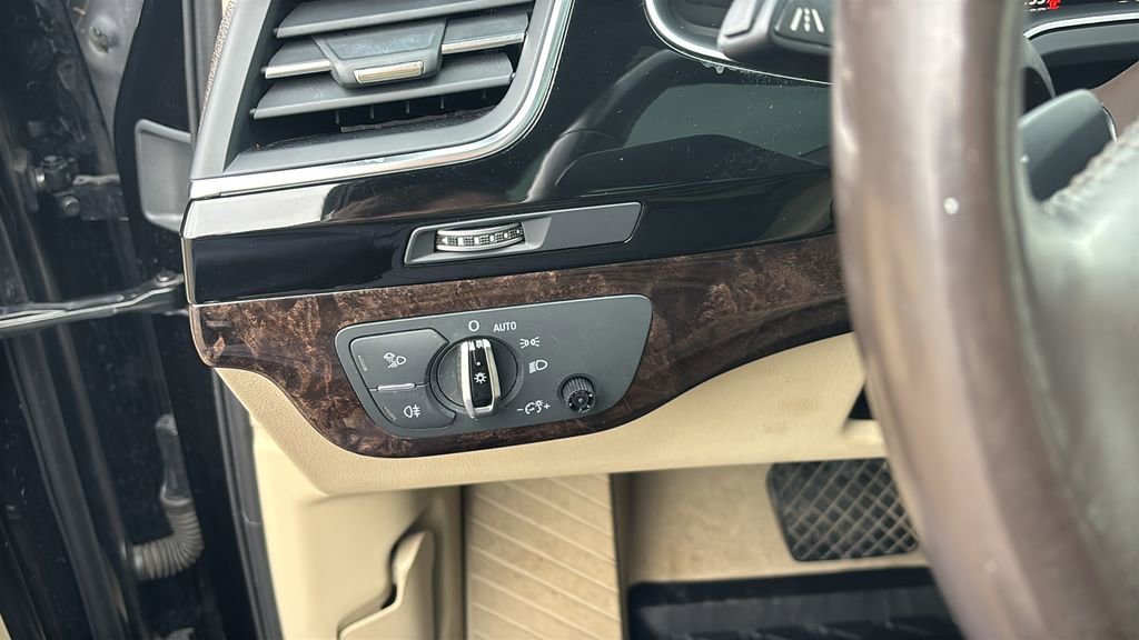 Used 2018 Audi Q7 3.0T Premium Plus w/ Premium Plus Package image 15