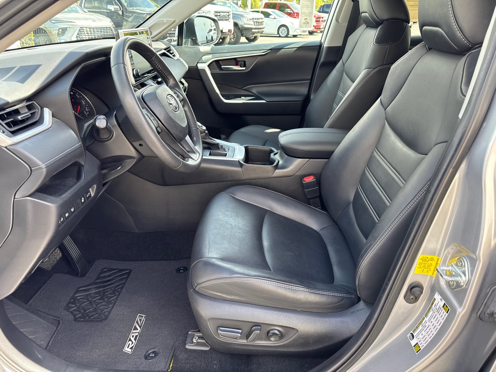 Used 2022 Toyota RAV4 XLE Premium FWD image 27