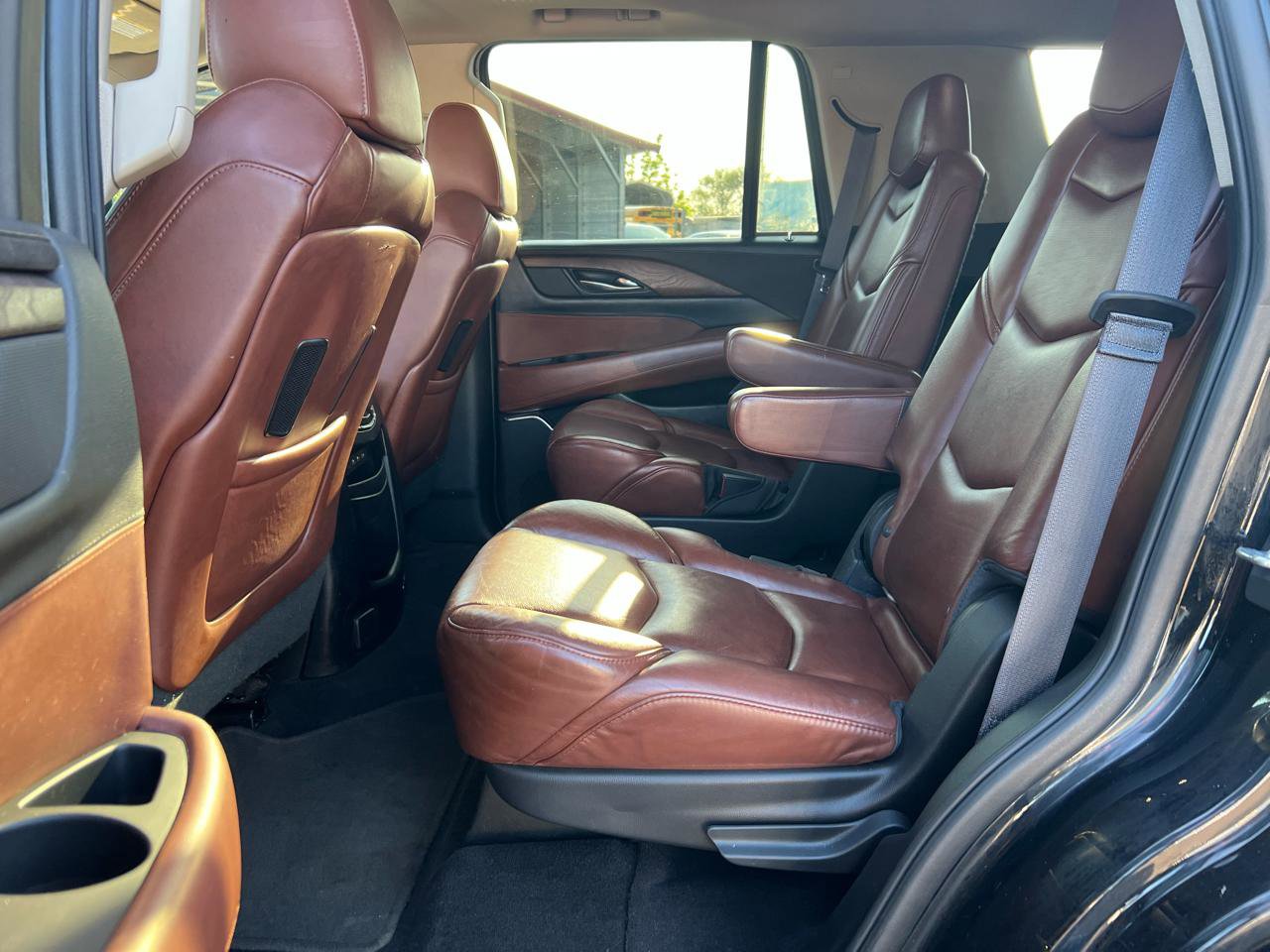 Used 2017 Cadillac Escalade Luxury AWD/4WD image 25