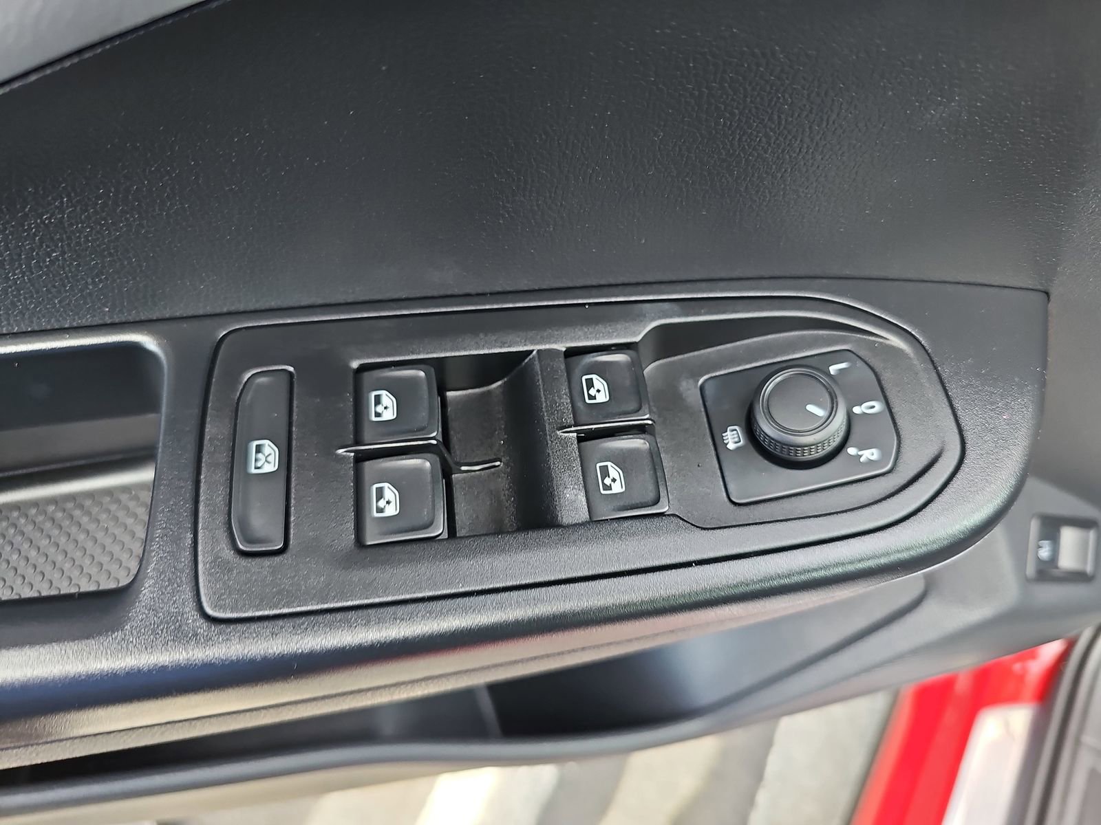 Used 2023 Volkswagen Taos SE FWD image 28