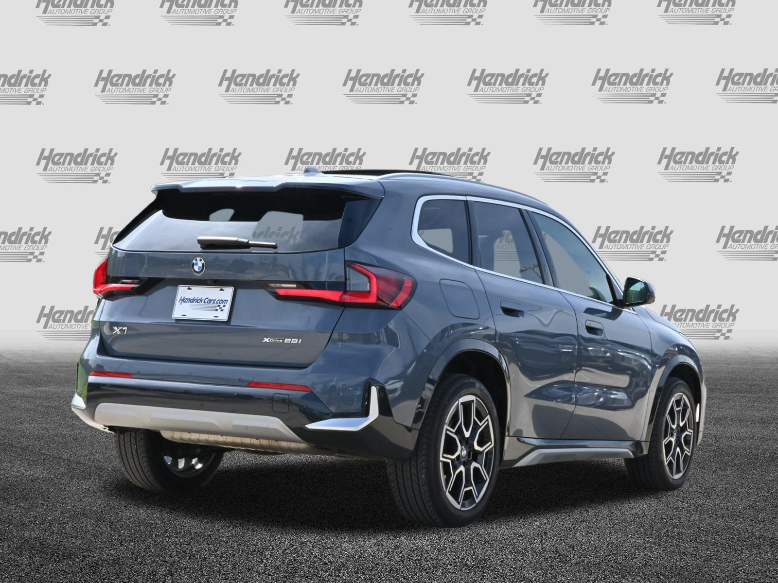 Used 2025 BMW X1 xDrive28i AWD/4WD image 9