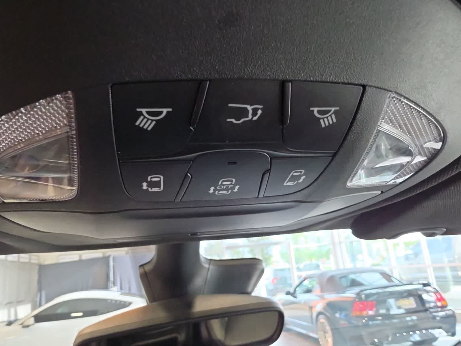 Used 2025 Chrysler Pacifica Select FWD image 22