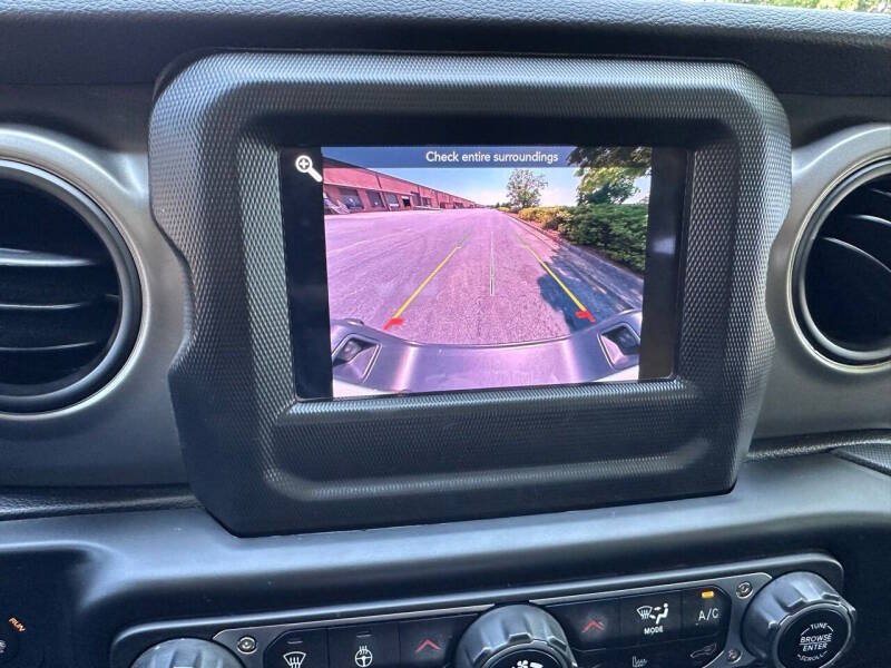 Used 2022 Jeep Gladiator Sport AWD/4WD image 13