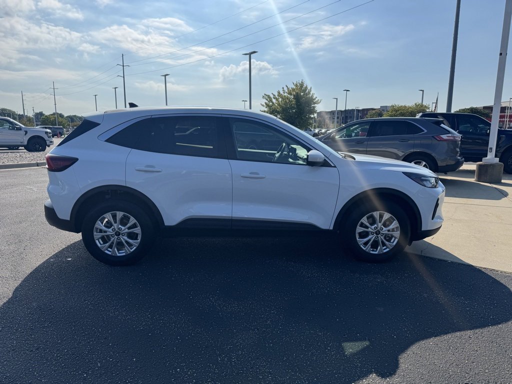 Certified 2023 Ford Escape Active w/ Tech Pack #2 image 3