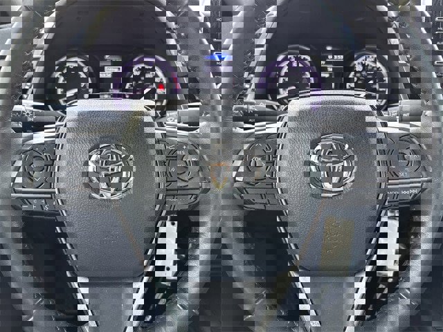 Used 2024 Toyota Camry SE image 34