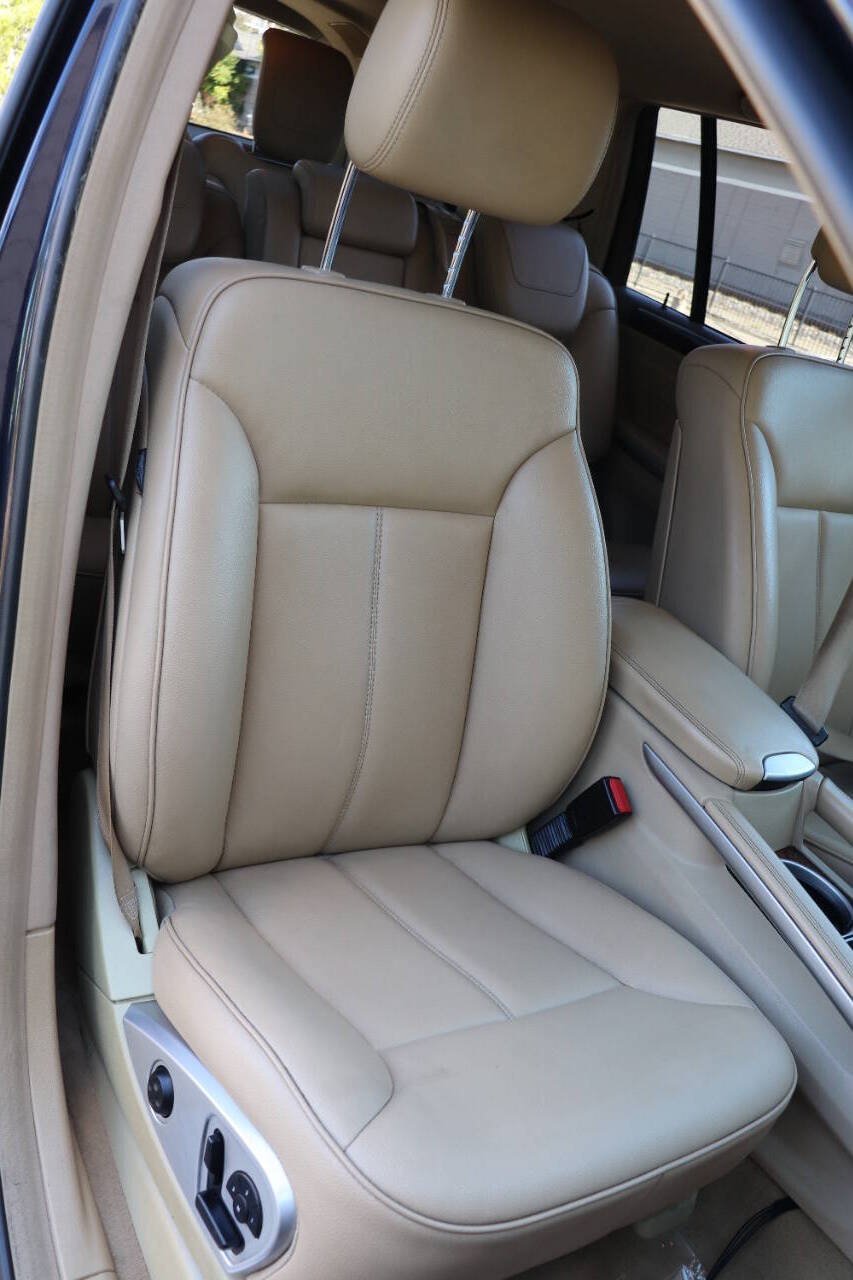 Used 2012 Mercedes-Benz GL 450 4MATIC image 36