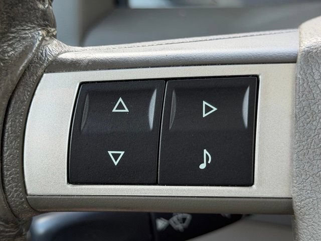 Used 2010 Chrysler 300 C RWD image 20