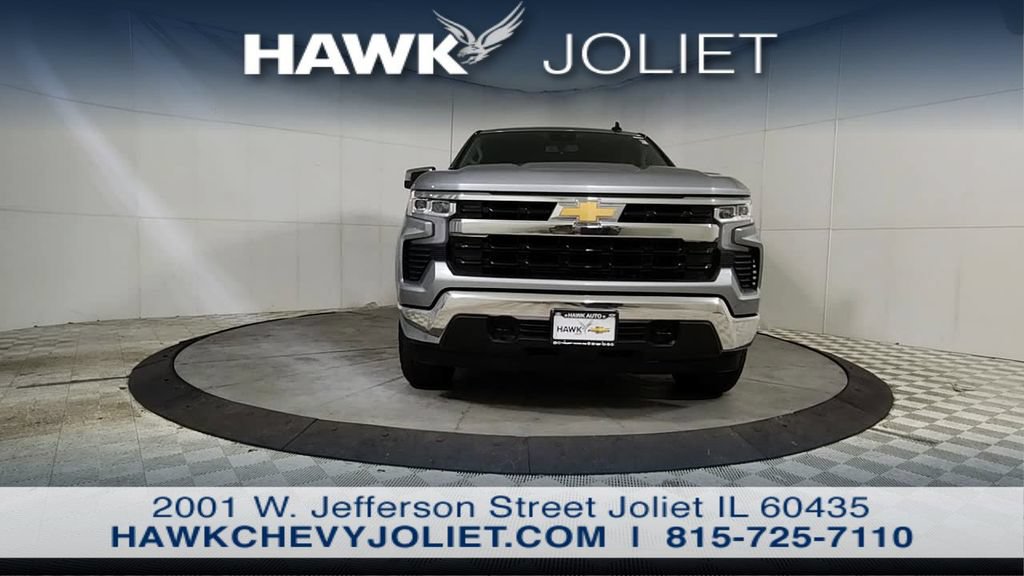 Used 2024 Chevrolet Silverado 1500 LT AWD/4WD image 3