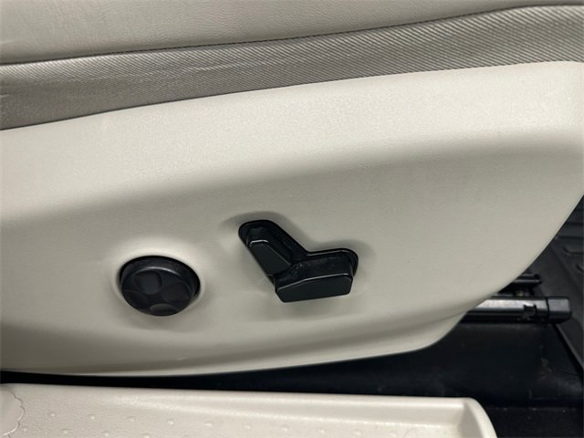 Used 2020 Chrysler Pacifica Limited image 19