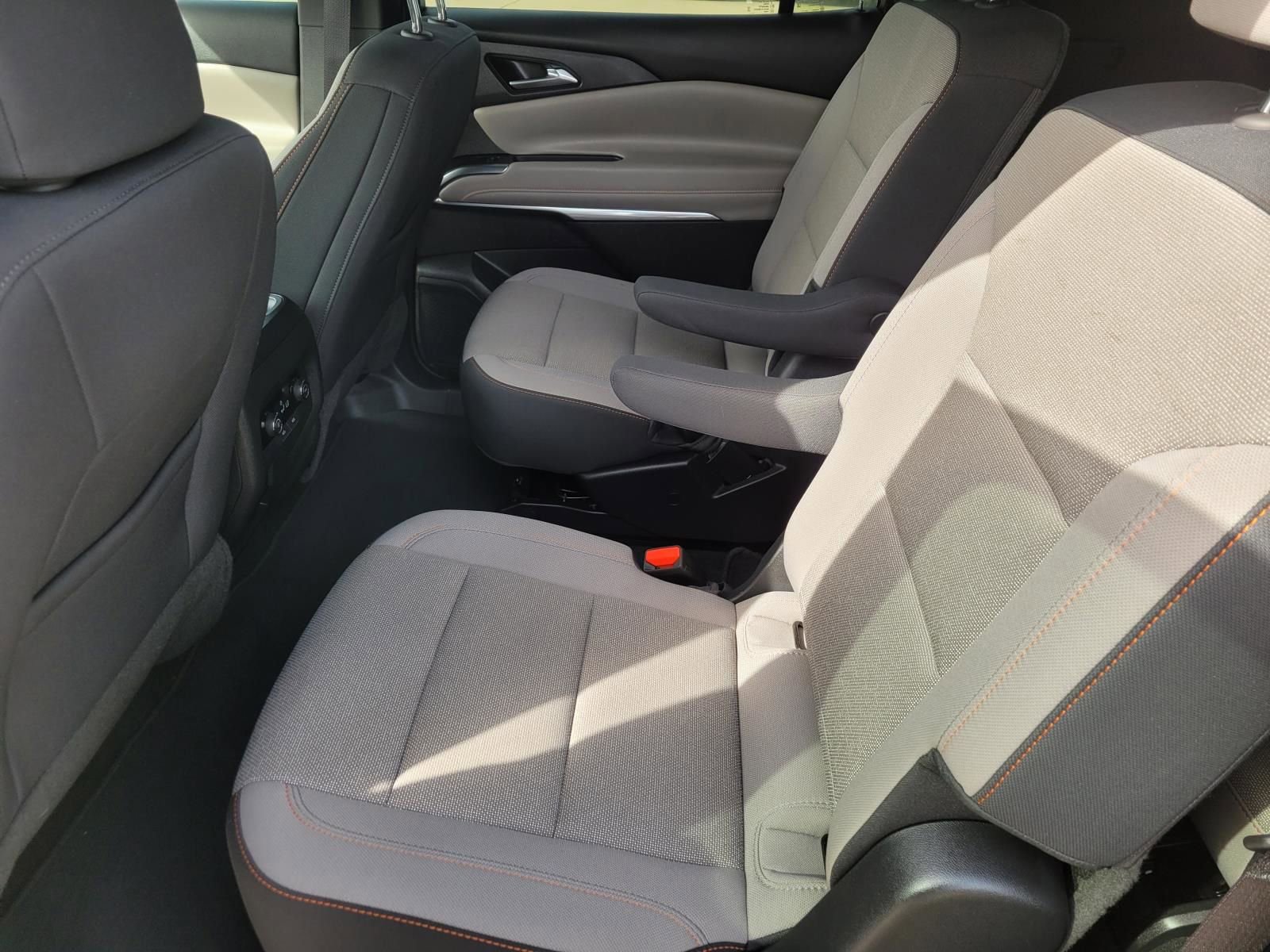 Used 2024 Chevrolet Traverse LT image 17