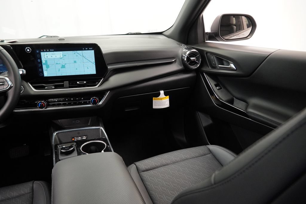 Used 2026 Chevrolet Equinox LT w/ Convenience Package II FWD image 30