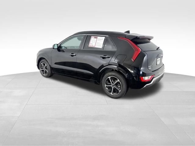 Certified 2025 Kia Niro SX image 9