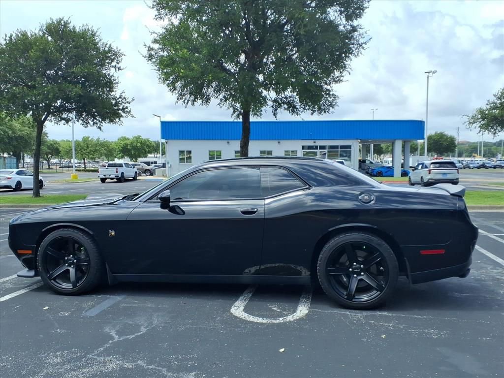 Used 2017 Dodge Challenger R/T Scat Pack RWD image 10