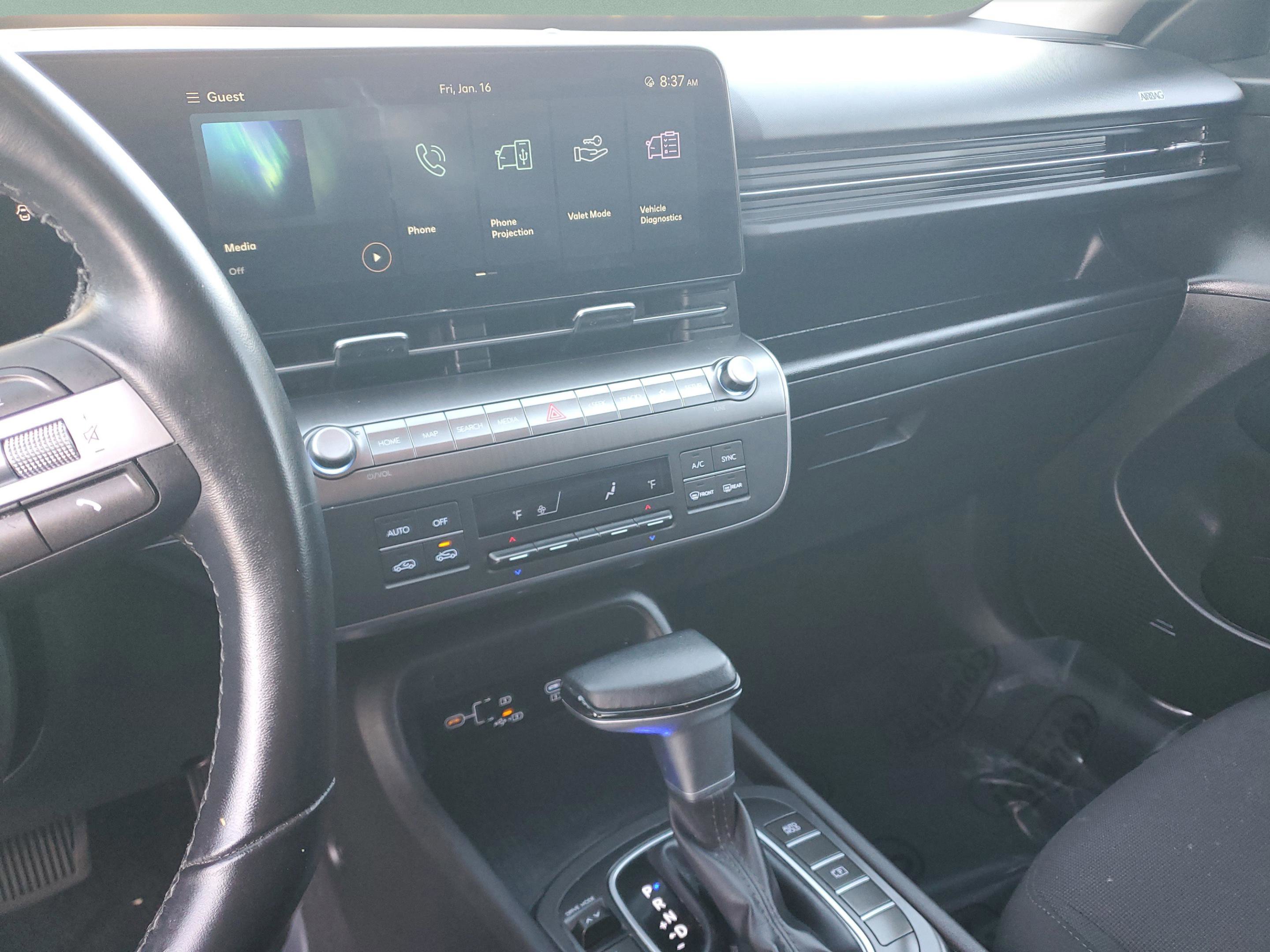 Used 2025 Hyundai Kona SEL image 29