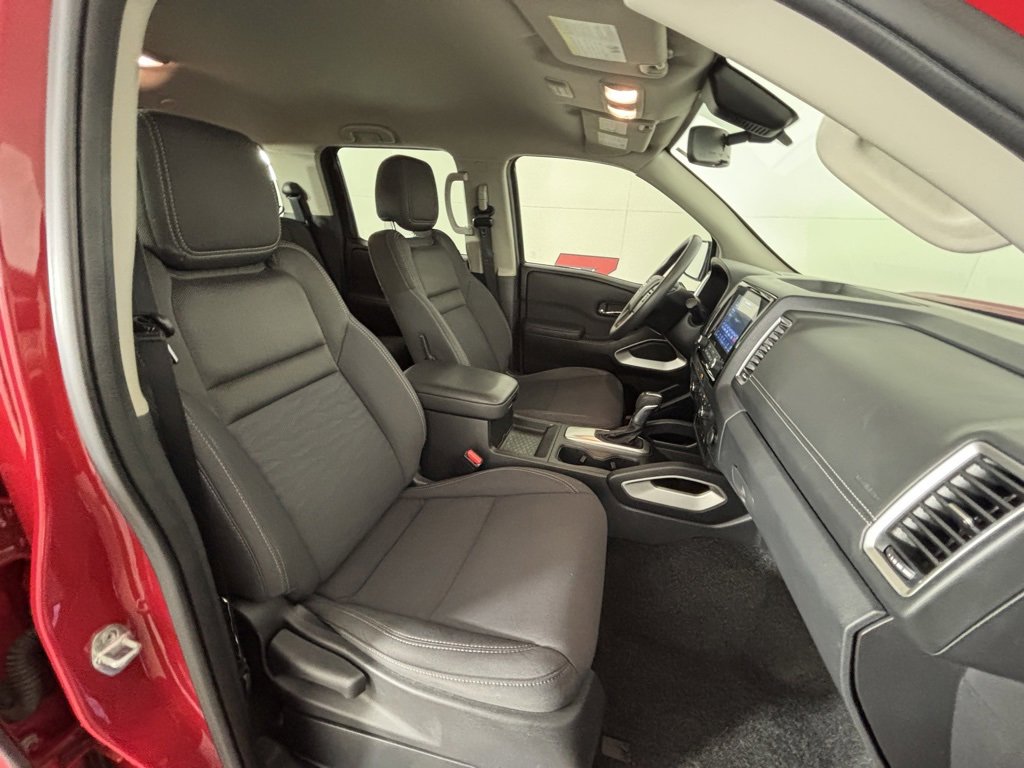 Used 2022 Nissan Frontier SV image 32